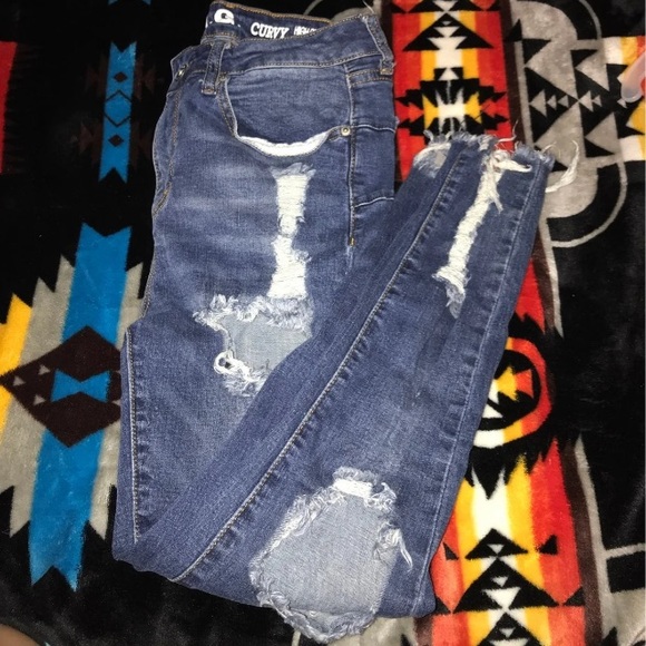 Size 9 ripped woman’s skinny jeans - Picture 1 of 4